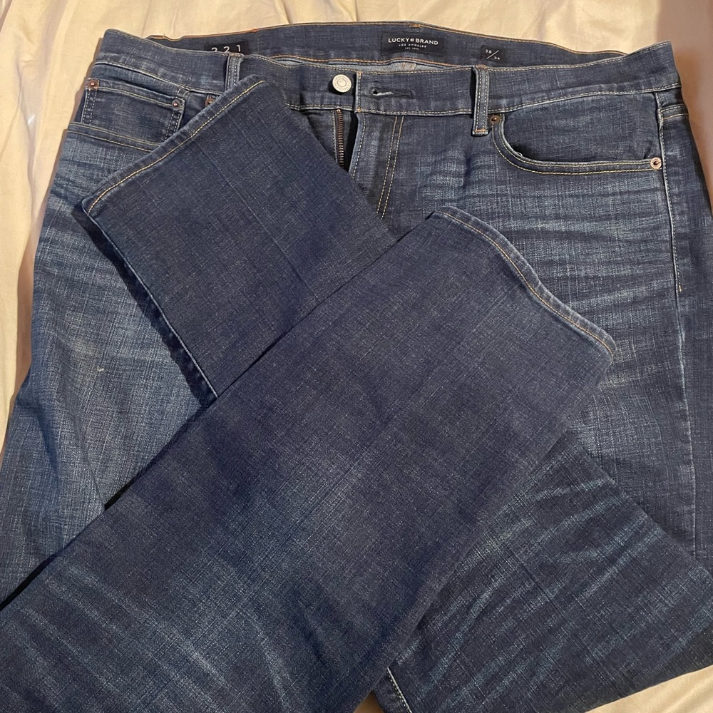 Lucky brand jeans 38/32 medium wash
